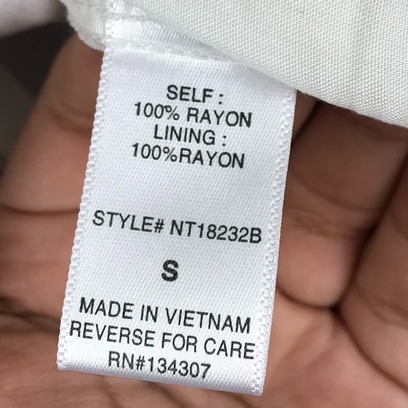 NWT Lumiere V-Neck Stripe Print Front Tie Top- S - Picture 10 of 10